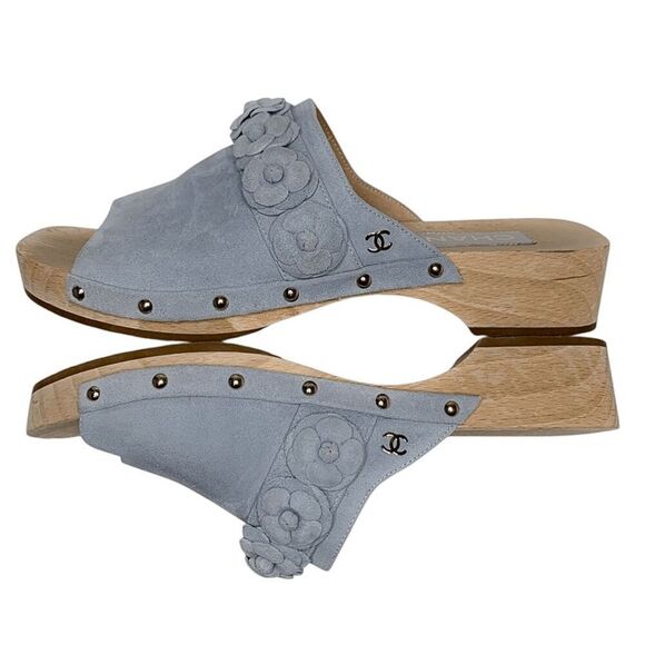 Chanel 22P CC Studded Camellia Clog Sandal Light Blue Suede EU 40 US 9-9.5 Mules - Picture 6 of 11